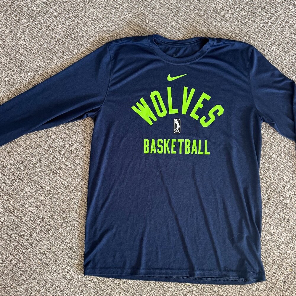 Nike Minnesota Timberwolves Long-Sleeve Dri-Fit Shirt - Large